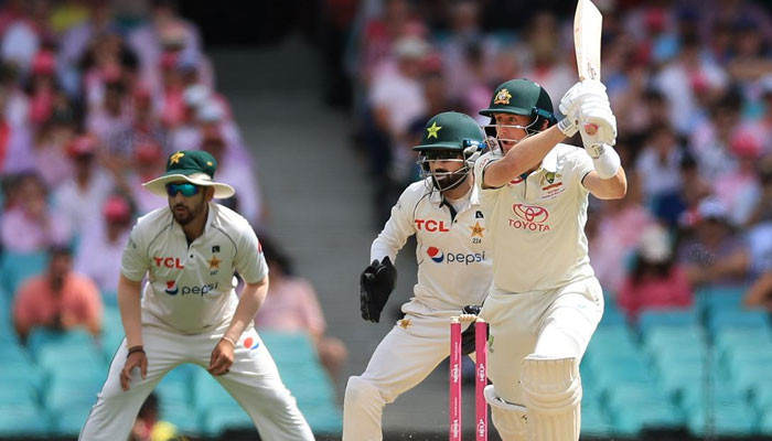 Third day of Sydney Test, Australia's batting continues