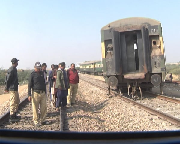 train accident Karachi 5