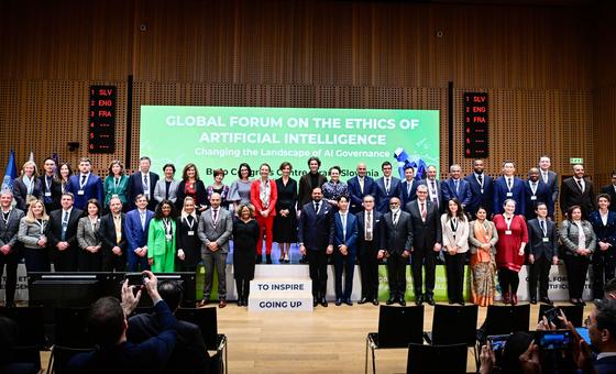 World News in Brief: Artificial Intelligence pledge, child abuse online, Sudan crisis deepens