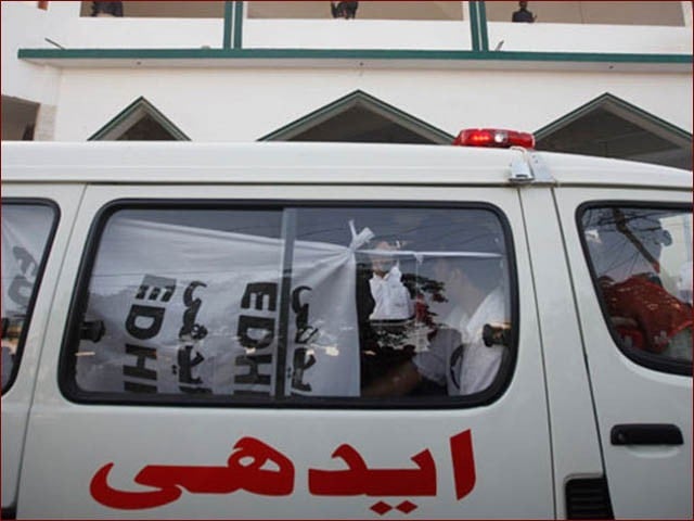 PP workers clashed during celebrations in Lyari, 4 injured Panic spread in the hospital due to rioting and indiscriminate firing by the armed men