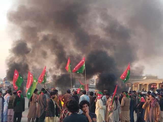 Dharna for the second day on the national highway of Quetta against the alleged rigging of Jamhoori Watan Party