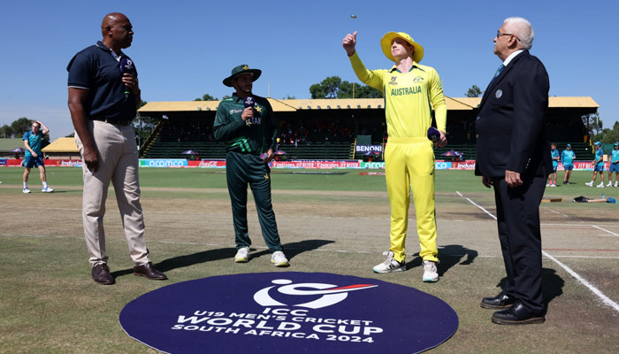 Australia's decision to bowl first against Pakistan