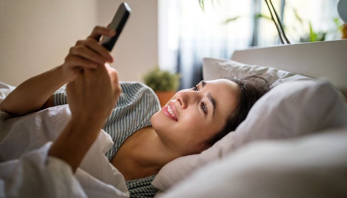 How dangerous is the use of mobile phone in the morning for health?