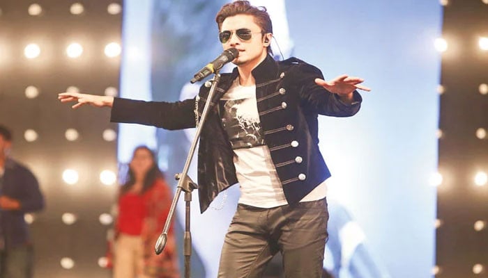 PSL 9, Ali Zafar asked the public for dance steps for the national anthem