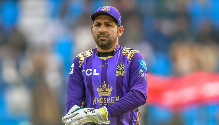 Sarfraz Ahmed was hit on the head by a ball, shifted to hospital