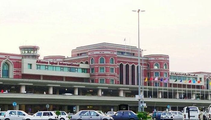 Diagnosis of a new disease in a passenger from Malaysia to Pakistan Diagnosis of a new disease in a passenger from Malaysia to Pakistan
