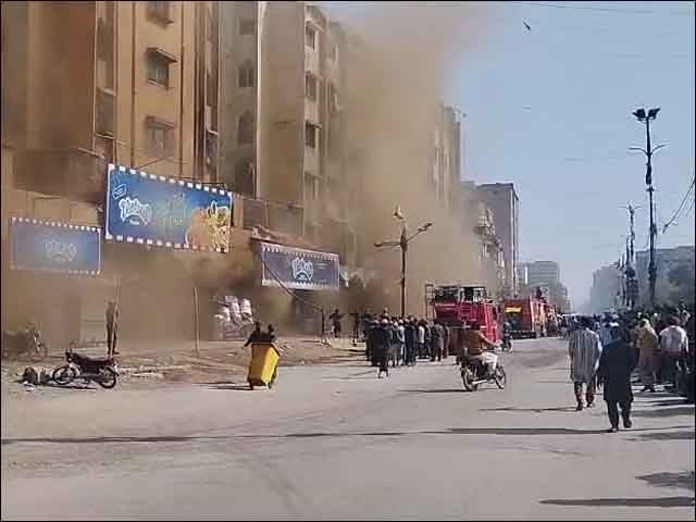 Karachi;  Fire in market on MA Jinnah Road brought under control, 2 shops gutted