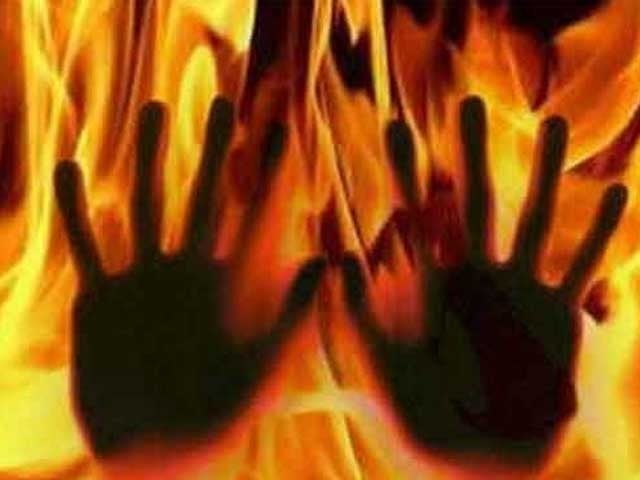 In Karachi, an indebted fruit seller set himself on fire along with 3 children