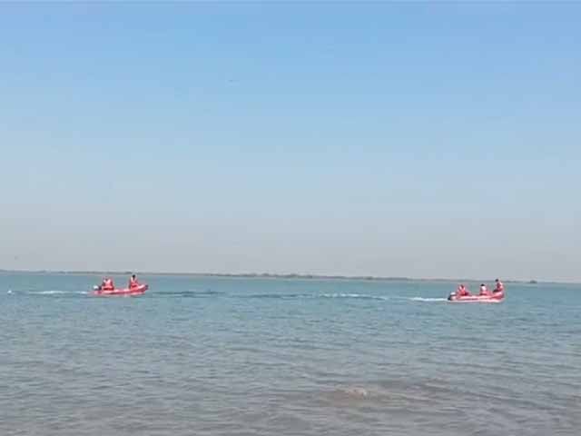 Karachi: 14 fishermen who drowned in the sea are still missing