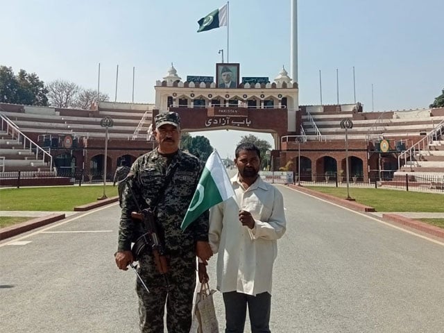 The young man who crossed the border by mistake returned home after spending many years in prison in India