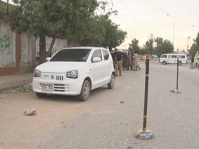 Karachi;  The body of a young man was recovered from the car