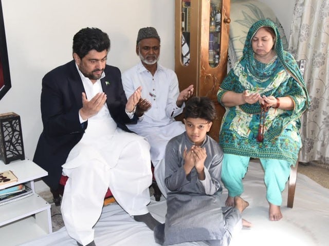 Bilawal Bhutto Sit with me on street crime in Karachi, Sindh Governor Photo: Express Web