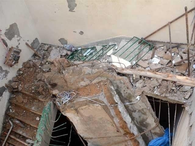 The roof of the house collapsed due to rain in Nowshera as well - Photo: File