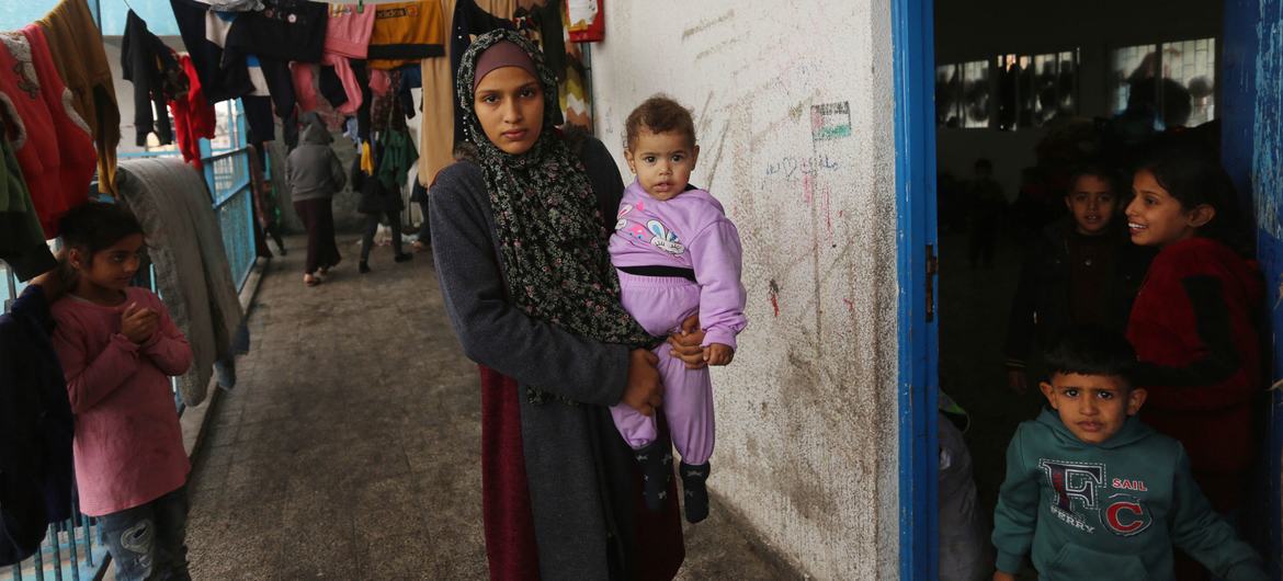 Amid displacement and bombardment, more deliveries of care for women and girls is urgently needed, according to UNRWA, which provides hygiene kits at shelters like this one. Amid displacement and bombardment, more deliveries of care for women and girls is urgently needed, according to UNRWA, which provides hygiene kits at shelters like this one.