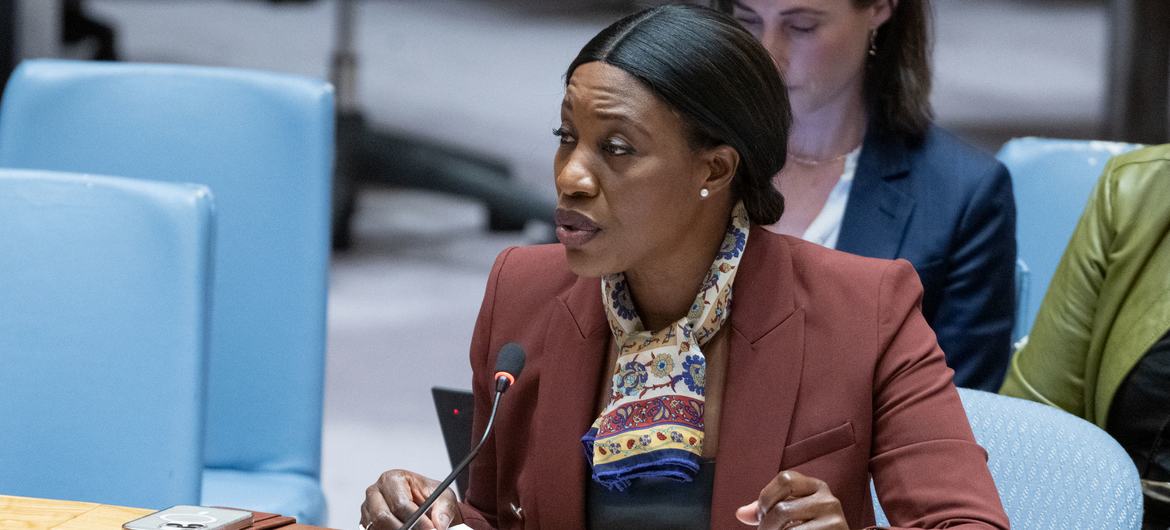 Edem Wosornu, Director of Operations at OCHA, briefs the Security Council on the humanitarian situation in Yemen.
