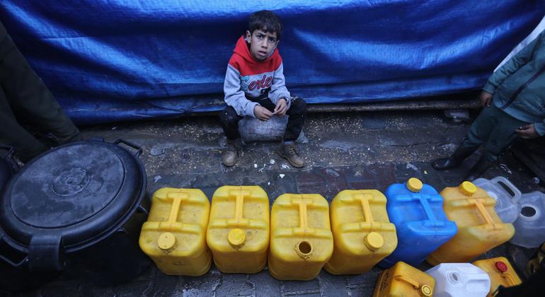 Health system ‘barely surviving’, as OCHA calls for Gaza aid restrictions to end