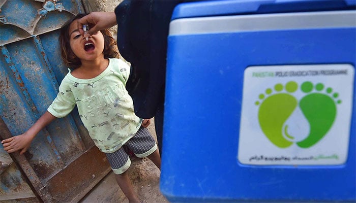 Announcement of fines and jail sentences for parents who refuse to give polio shots Announcement of fines and jail sentences for parents who refuse to give polio shots