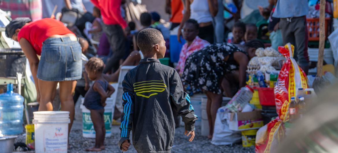 People who fled their homes due to violence are now living in a school hosted in a school in Port-au-Prince. 