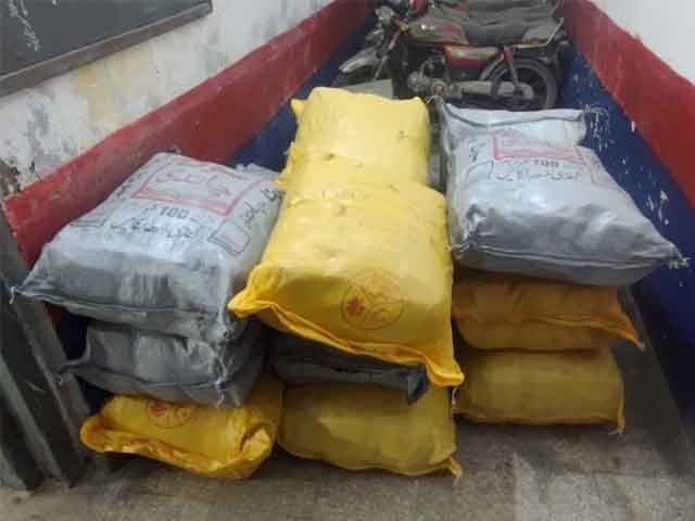 An attempt to smuggle chalia gutka under the guise of auto spare parts failed Chalia Gatka was booked for Hyderabad at the railway booking counter in the name of baggage