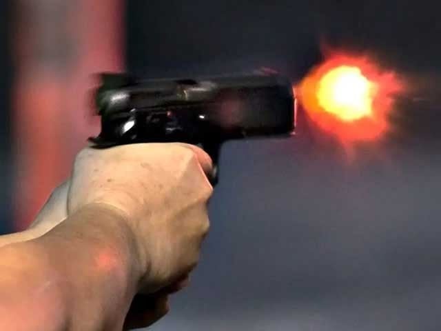 A young van driver was killed by robbers in Karachi