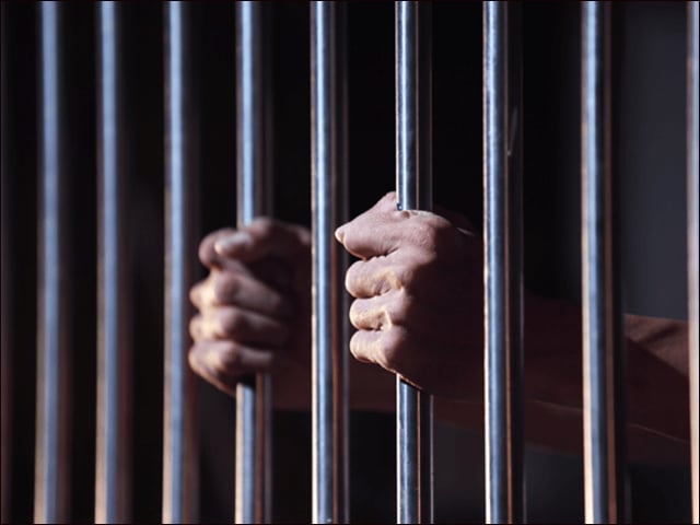 Karachi;  Former SHO and Head Editor handed over to police on 3-day remand