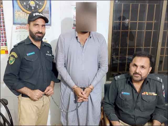 Accused who demanded extortion of 2 crore rupees from a citizen arrested in Karachi