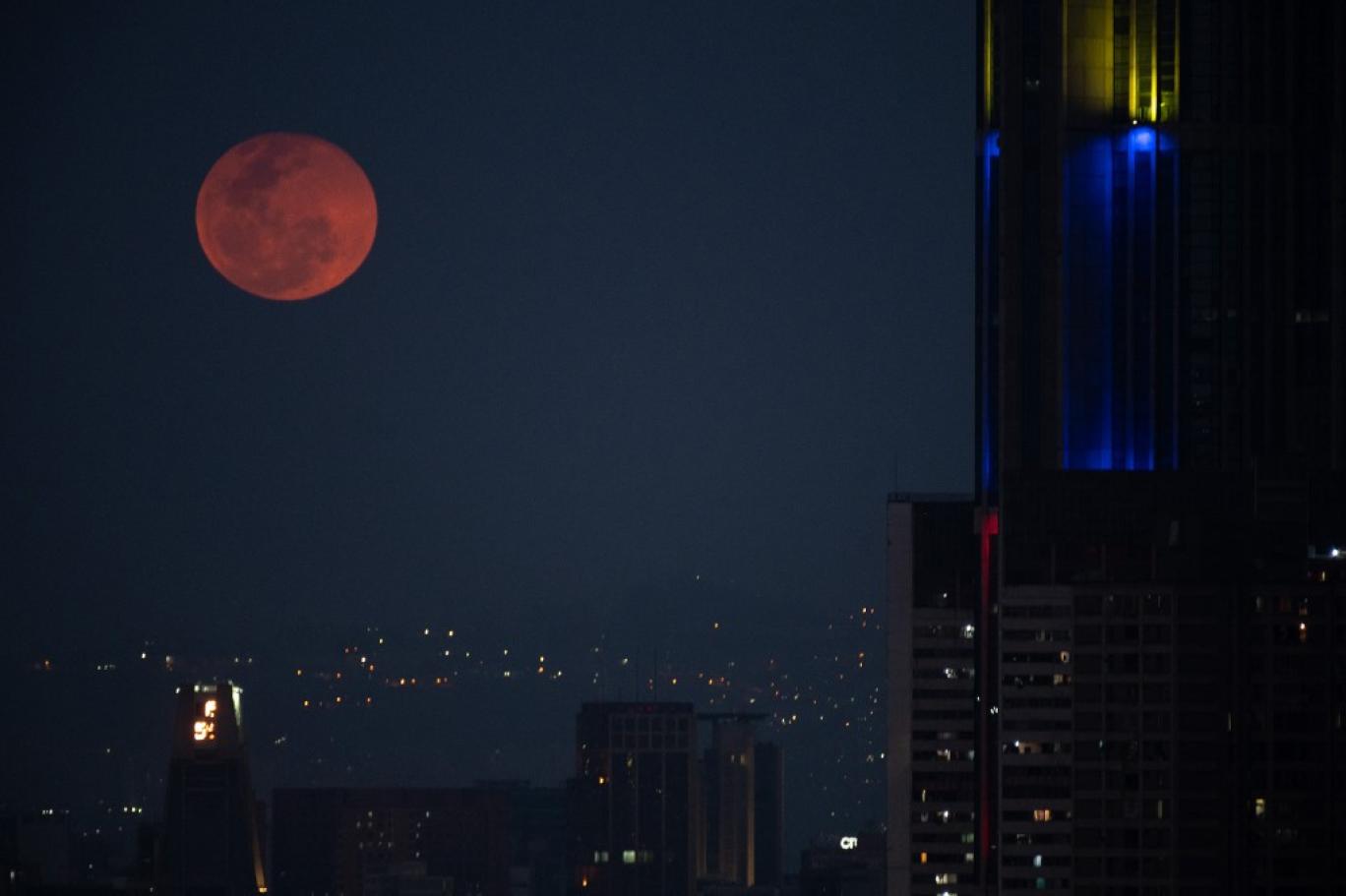 What is the reality of the pink moon?  When will it appear?