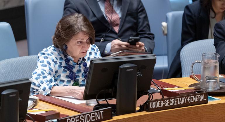 Rosemary DiCarlo, Under-Secretary-General for Political and Peacebuilding Affairs, briefing the Security Council. Rosemary DiCarlo, Under-Secretary-General for Political and Peacebuilding Affairs, briefing the Security Council.