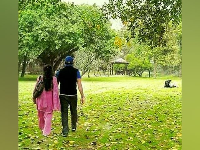 Lahore: The license of a lawyer who made videos of couples in parks and went viral has been suspended