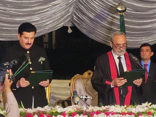 Faisal Karim Kundi took oath as Governor KP, non-participation in Chief Minister's ceremony Photo Express