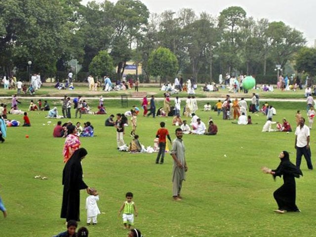 Parks of Lahore are deprived of the facility of clean drinking water