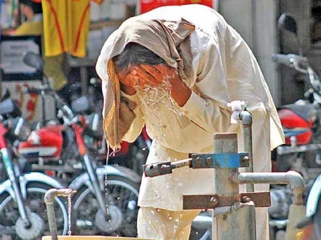 This year's hottest day on record in Karachi, total temperature likely to be 43 degrees