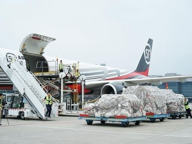 Pakistan-China new air cargo route launched, first plane lands at Karachi Airport The air route is part of BRI—Photo: Express