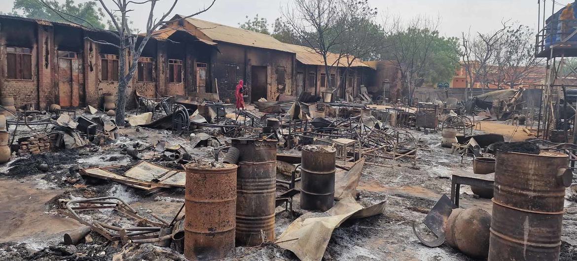 A school in El Geneina in West Darfur, which had been serving as a displaced persons shelter, is burned to the ground. (file)