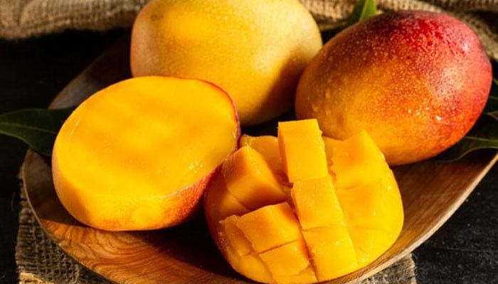 Eat mangoes in moderation without worrying about weight gain or diabetes