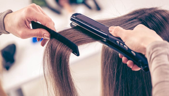 How to use 'straightener' to straighten hair?