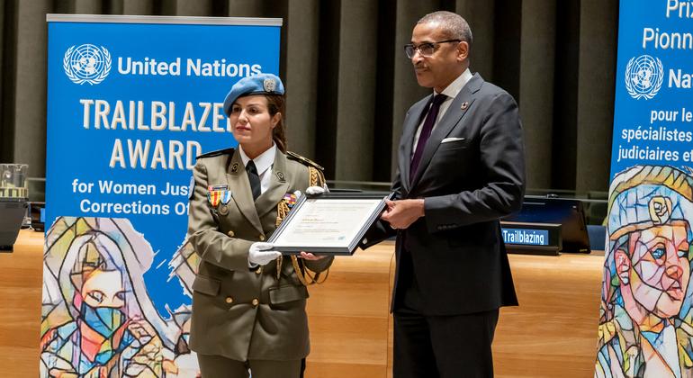 Justice officer from DR Congo mission wins UN Trailblazer award