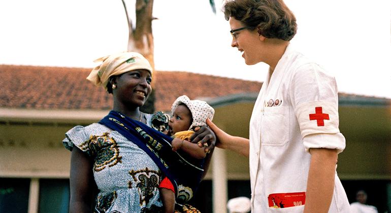 Stories from the UN Archive: Magic suitcases for 1960s midwives