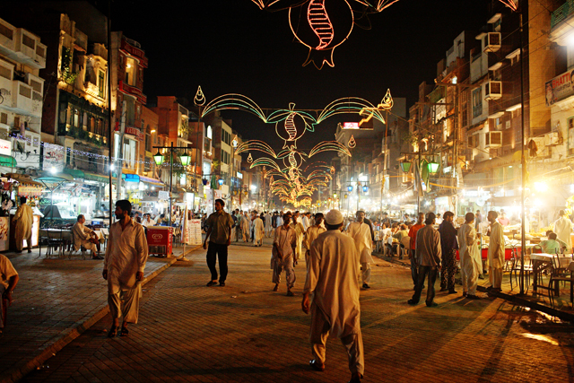 On the occasion of Eid Al-Zhaha, markets in Lahore are allowed to remain open till 12 midnight