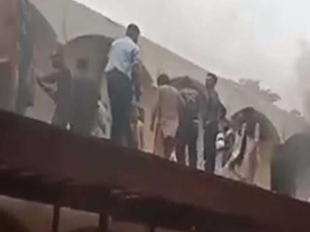 4 newborns died due to fire and suffocation in Sahiwal hospital Photo screen grab