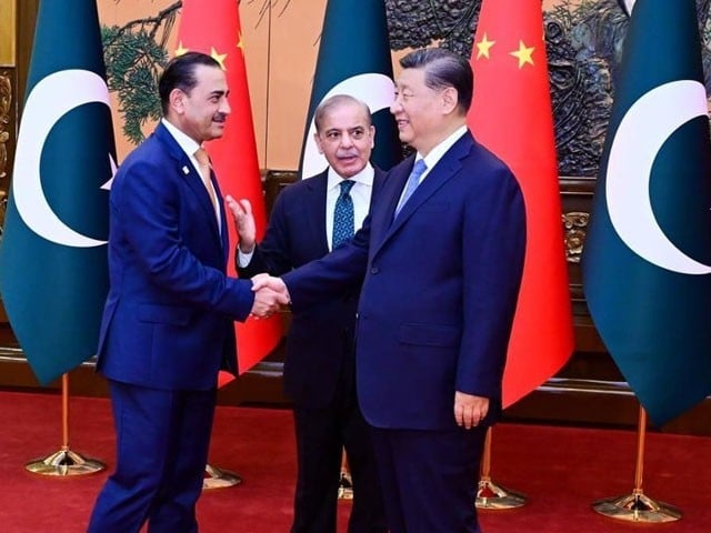 Chief of Army Staff General Asim Munir meeting with Chinese President; Reports Pakistan and China sign 23 Memoranda of Understanding (MoUs), Photo; social media