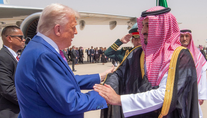 Trump Arrives in Saudi Arabia on First International Trip: Key Decisions Expected on Iran and Gaza