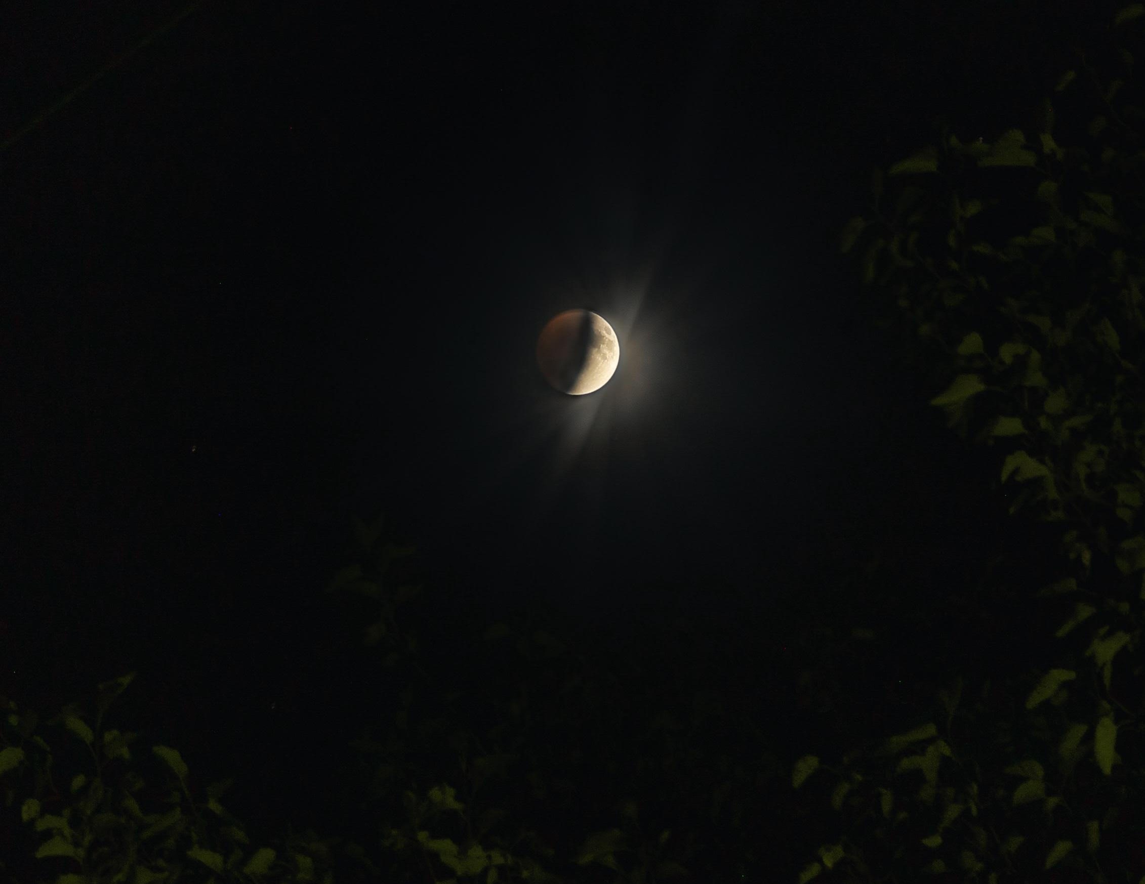 Lunar Eclipse turns Amazing Night of Unity in Pakistan - Photo by: Hassan Khan, Abbottabad