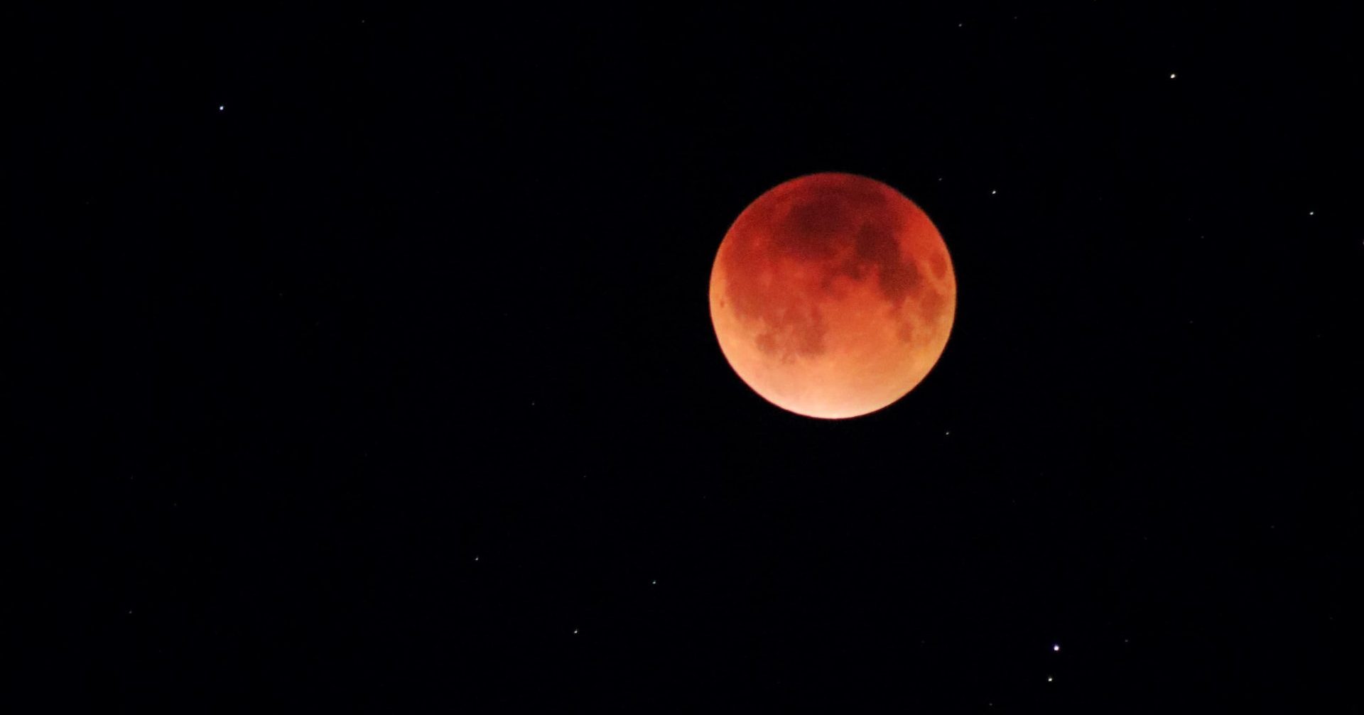 Lunar Eclipse turns Amazing Night of Unity in Pakistan - Photo by: Muhammad Aman Lunar Eclipse turns Amazing Night of Unity in Pakistan - Photo by: Muhammad Aman