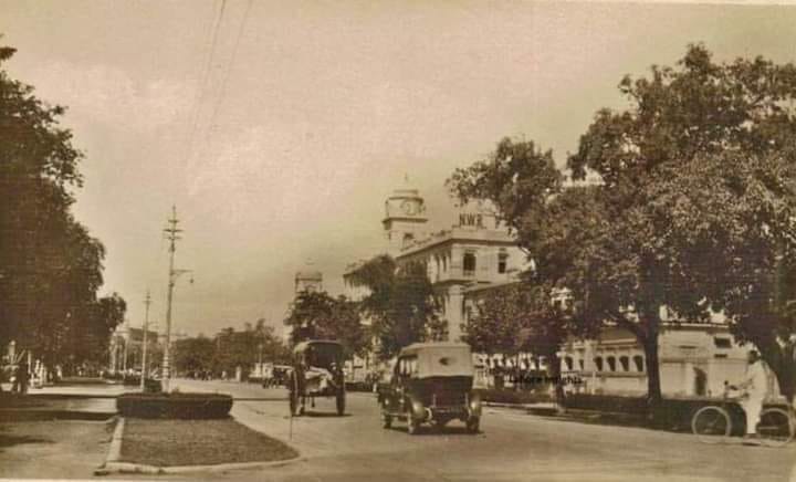 Mall Road British Lahore in 1930