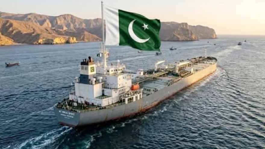 Pakistani Oil Tanker via Starit of Hormuz